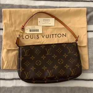 Louis Vuitton Pochette